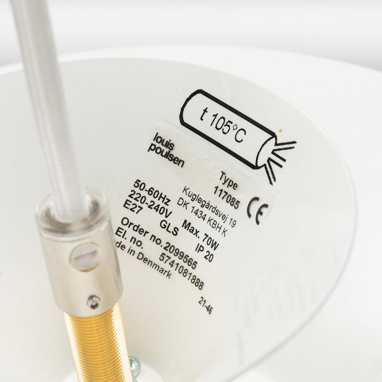 A 'PH Snowball' pendant lampa by Poul Henningsen for Louis Poulsen, designed 1958.