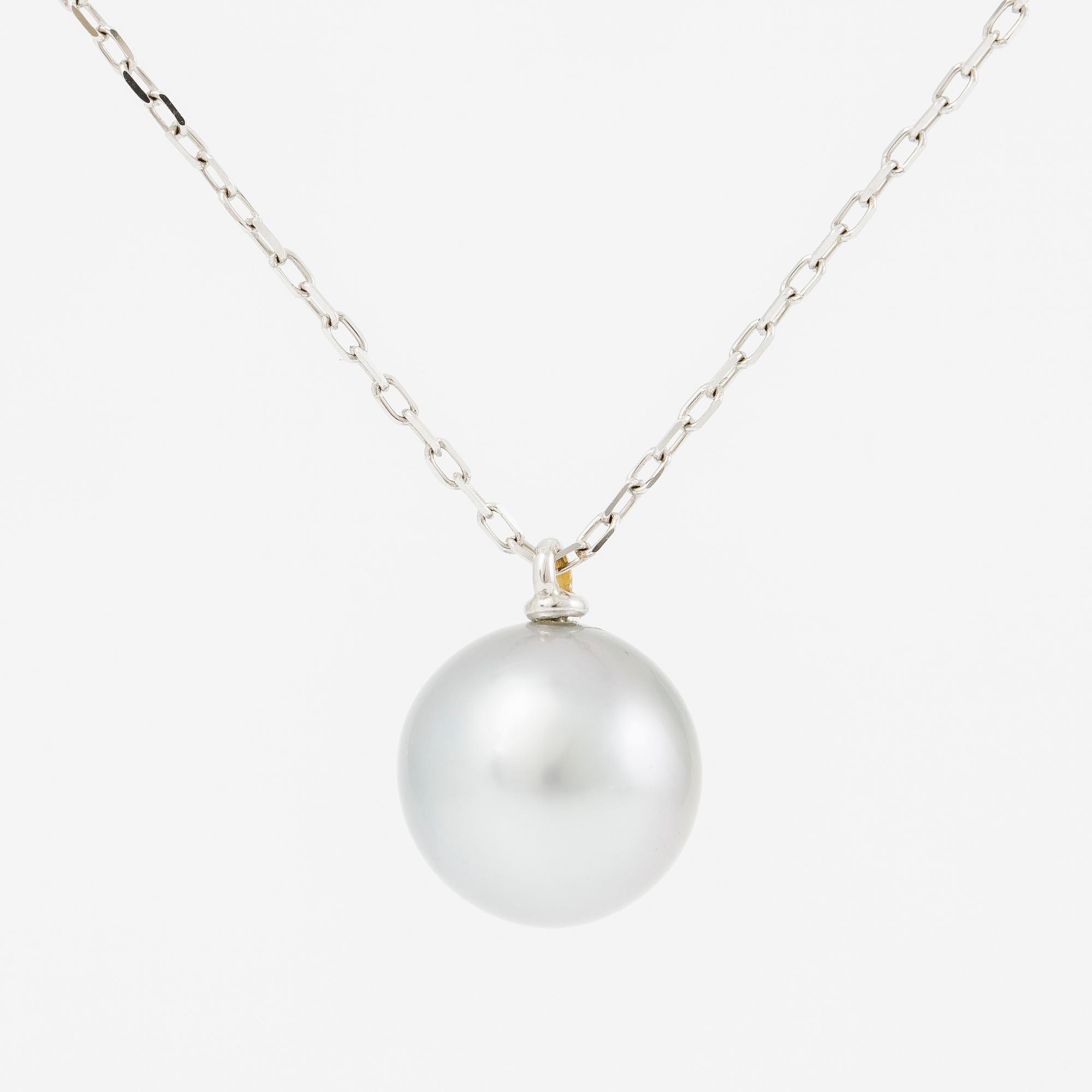 Collier 18K vitguld med odlad Tahitipärla.