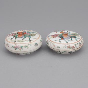 ASKAR, ett par, porslin, Kina. 1800-talets slut.