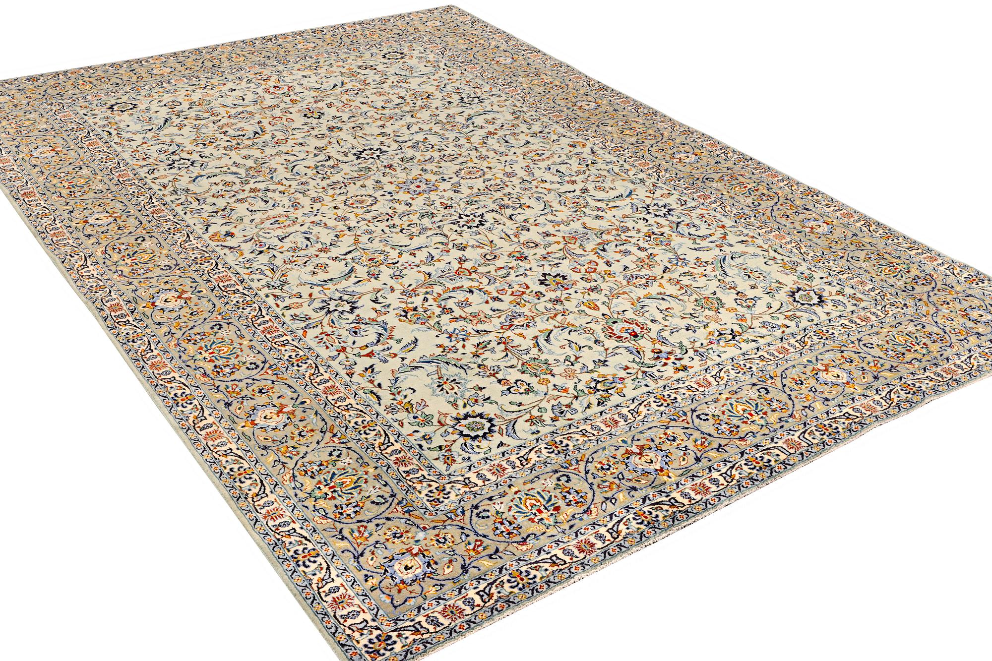 A Kashan carpet a. 380 x 260 cm.