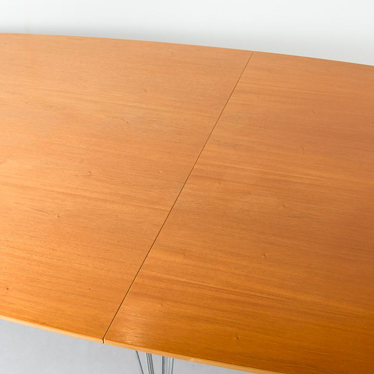 Bruno Mathsson & Piet Hein, a 'Superellips' dining table for Bruno Mathsson International, 2010.