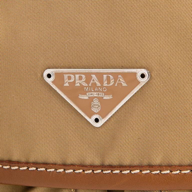 Prada, shoulderbag.