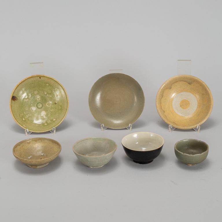 A group of seven Southeast asian ceramics, 19th century and later.