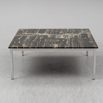 A late 20th century coffee table.