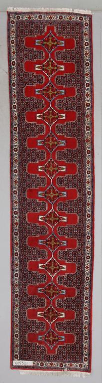 MATTA, orient, ca 396 x 92 cm.