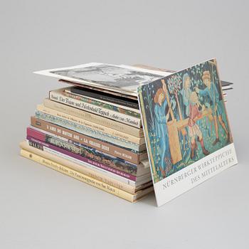 BOOKS AND BOOKLETS, 21 pieces, subject: tapestries.