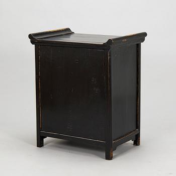 A Chinese cabinet, 20th century.