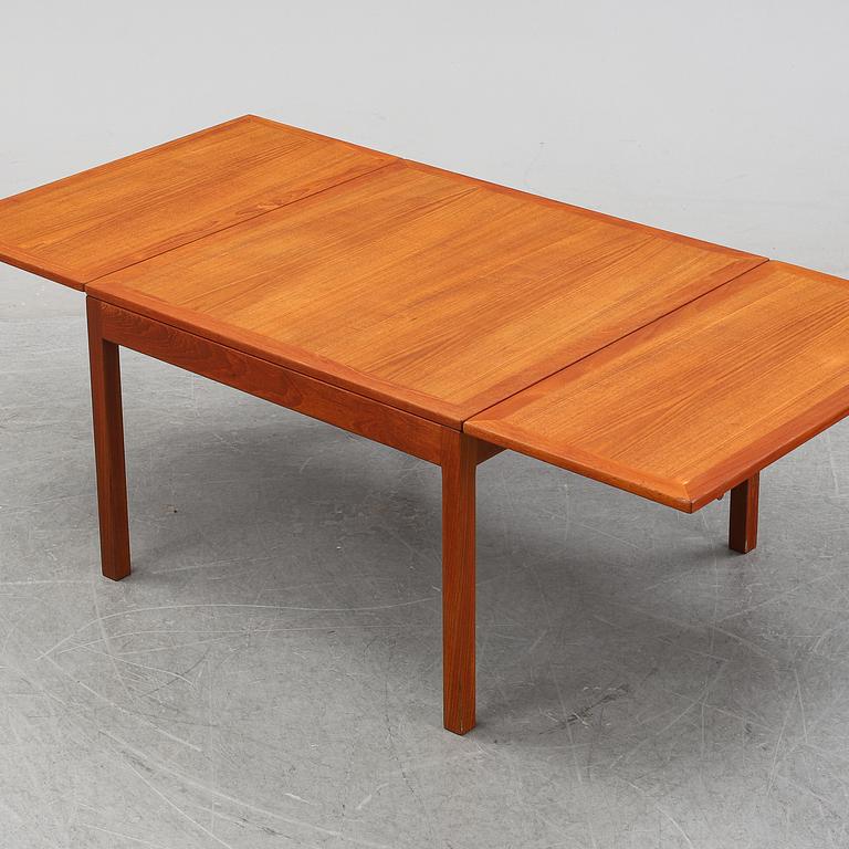 Børge Mogensen, a model 5362 coffee table for Fredericia Stolefabrik, Denmark.