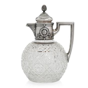 Fabergé, karaff, silver och slipat glas, Moskva 1908-1917. Kejserligt hovleverantörsmärke och inventarienummer.