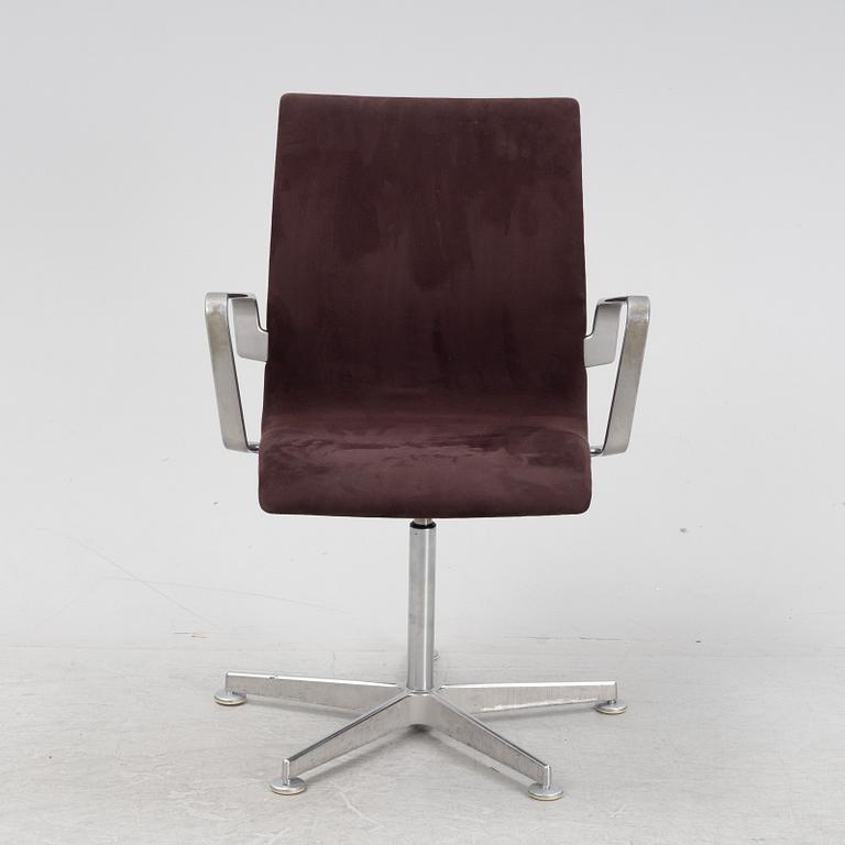 Arne Jacobsen, a desk chair mordel 'Oxford', Fritz Hansen.