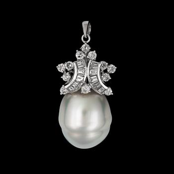 986. A south sea and diamond app. tot. 0.75 cts pendant.