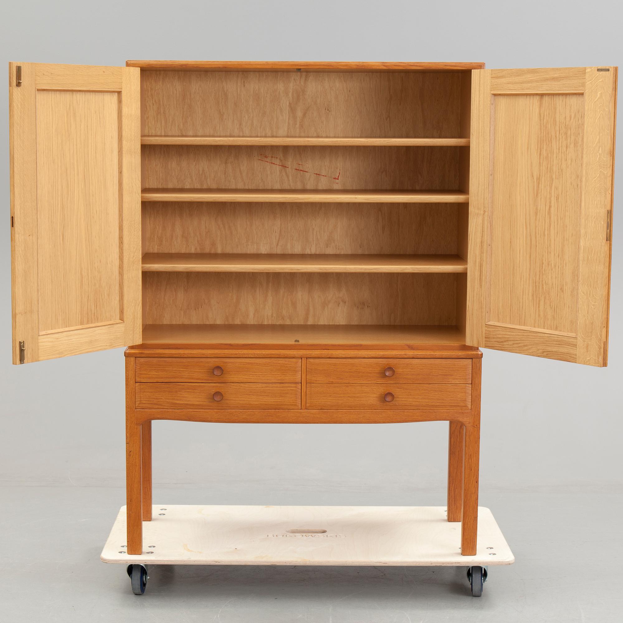 CARL MALMSTEN, skåp, "Oktober".