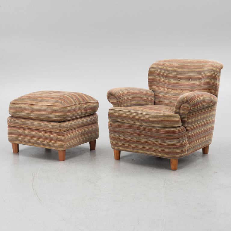 Josef Frank, fåtölj, modell 568, med fotpall, Firma Svenskt Tenn.
