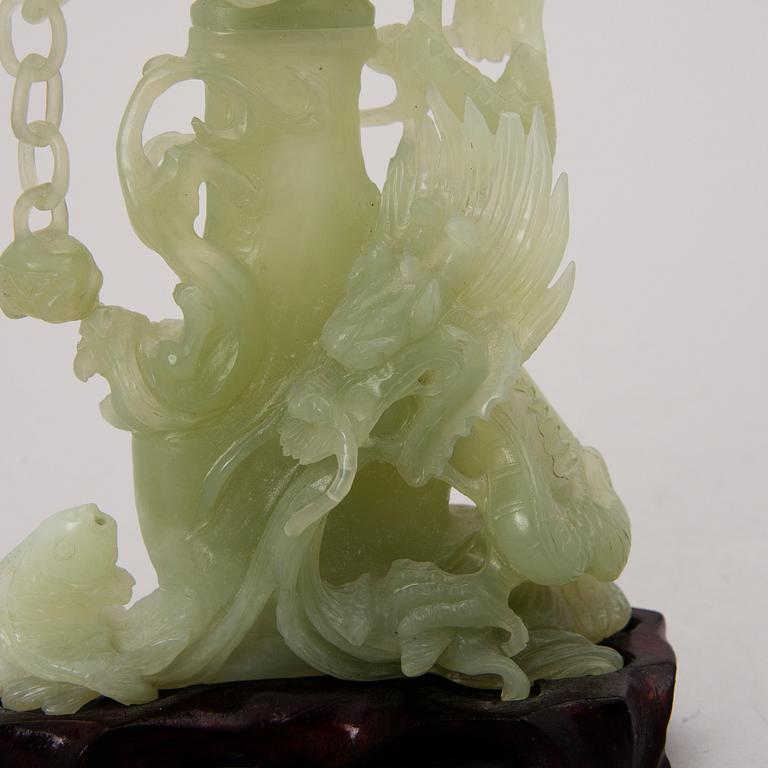 A Chinese bowenite sculpture.