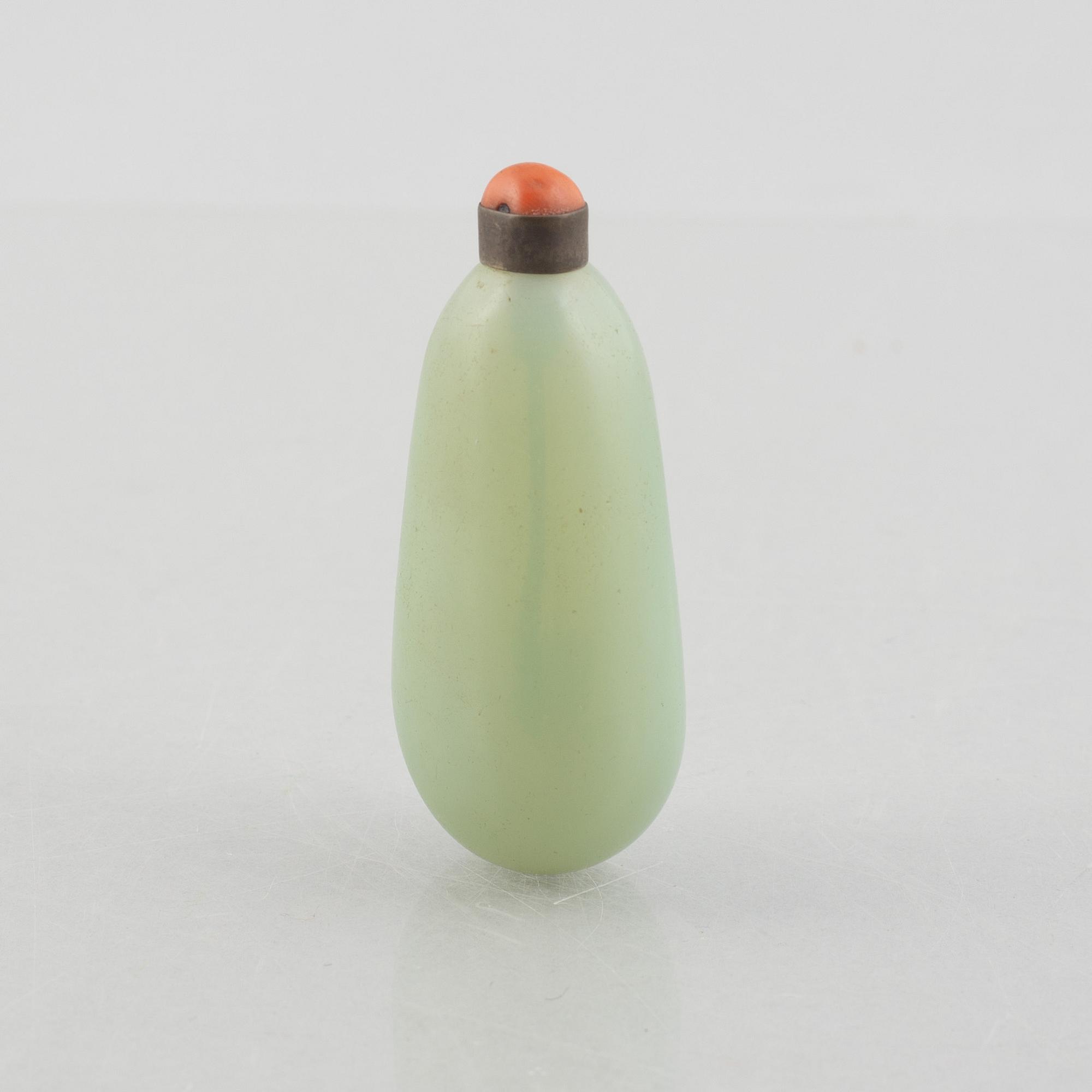 A group of three Chinese stone snuffbottles, 20th century.