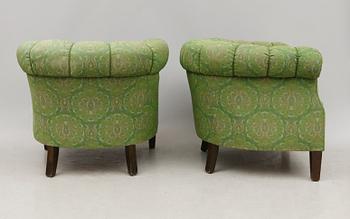 KLUBBFÅTÖLJER, 1 par, 1900-talets första hälft.