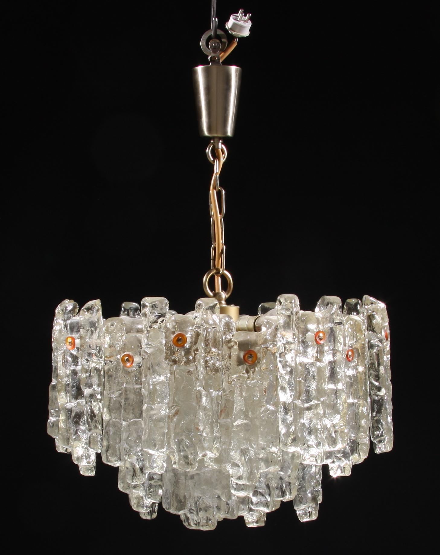 TAKARMATUR, glas, 1900-talets andra hälft. H ca 30.