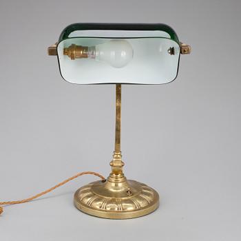 SKRIVBORDSLAMPA, 1900-talets första hälft.