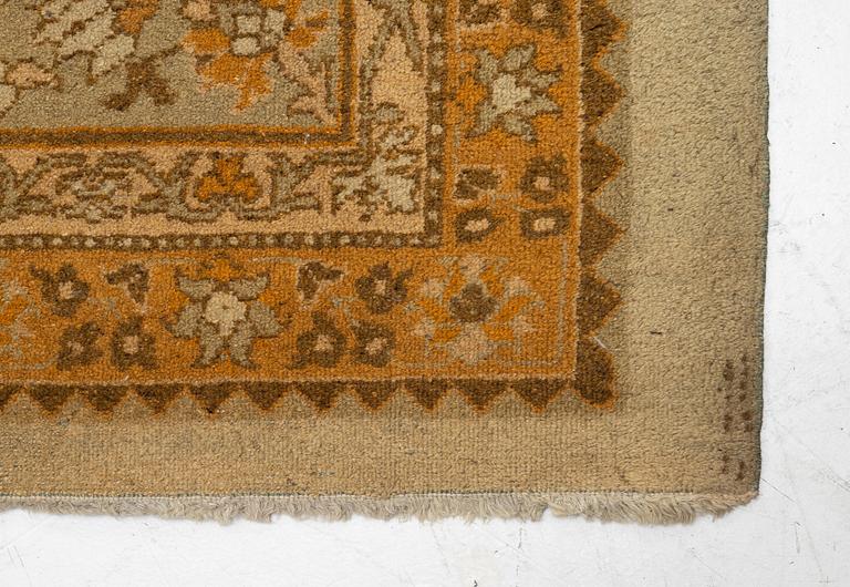 An Amritsar Carpet, North India, c 460 x 365 cm.