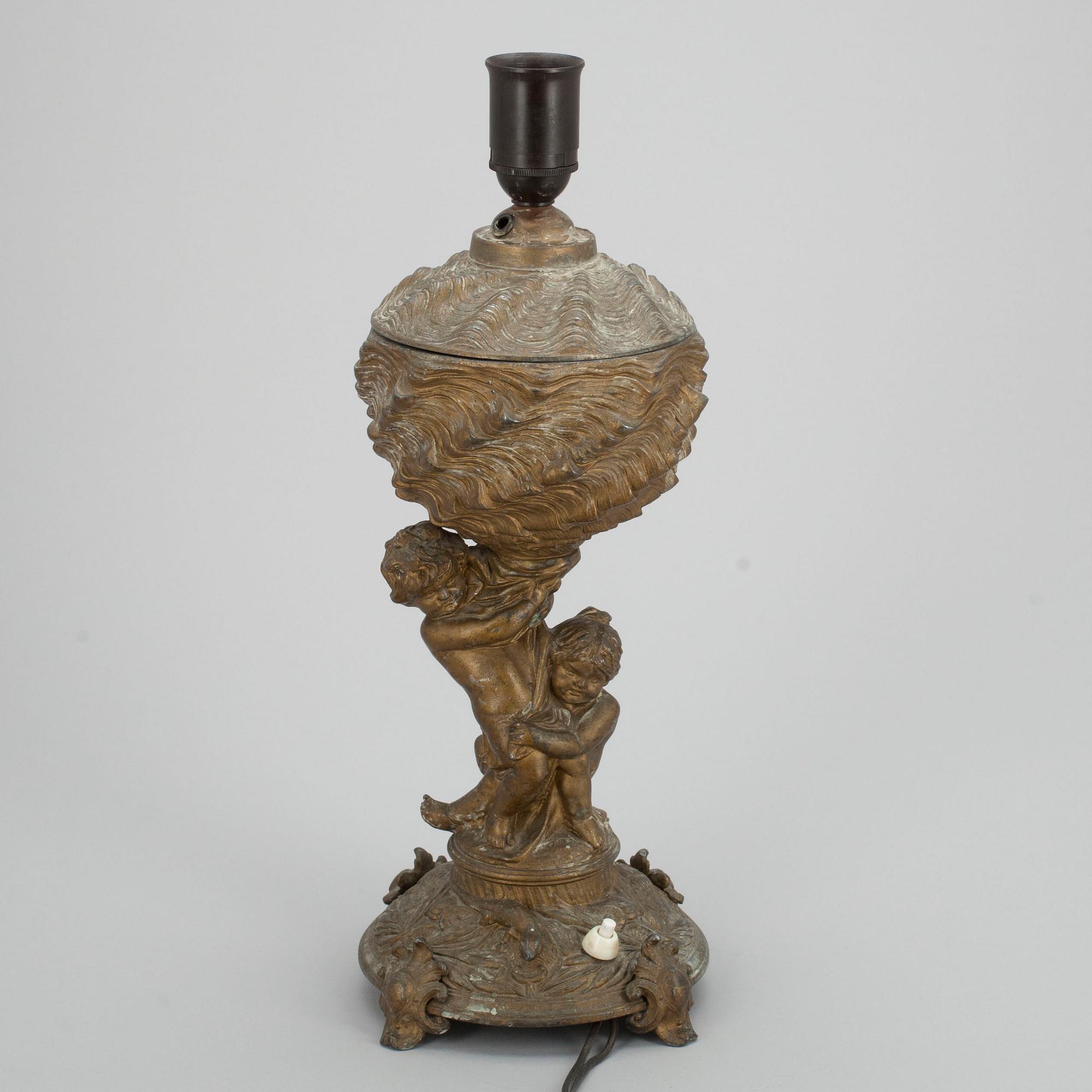 BORDSLAMPA, bronserad metallegering, 1800-talets slut.