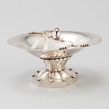 A silver bowl No 42A by Georg Jensen, Copenhagen 1933-44. Weight ca 121 gram.