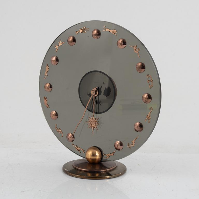 A mantel clock, second half of the 20th Century.