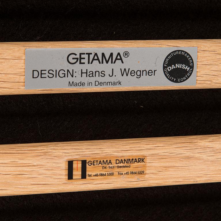 Hans J Wegner, fåtölj, modell GE-290 A och fotpall, Getama 2004.