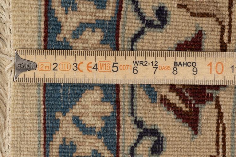 Carpet, Nain, approx. 383 x 294 cm.