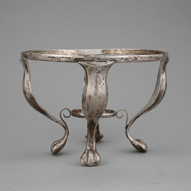 KORGAR, STÄLL och BRICKA, 4 delar, bla silverhalt 800, Tyskland omkring år 1900. Total vikt ca 1155 gram.