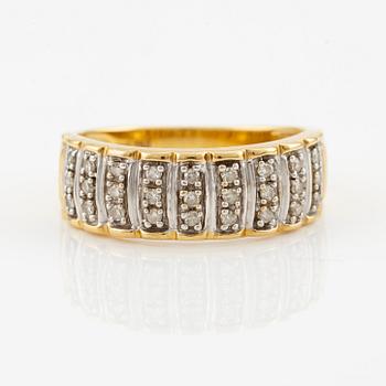 Ring, 18K gold with octagon-cut diamonds.