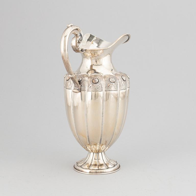 A 20th Century Sterling silver jug.