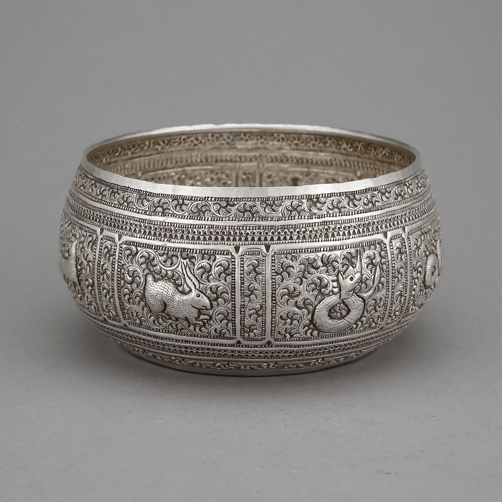 SKÅL, silver, troligen Thailand, 1900-tal. Vikt ca 220g.