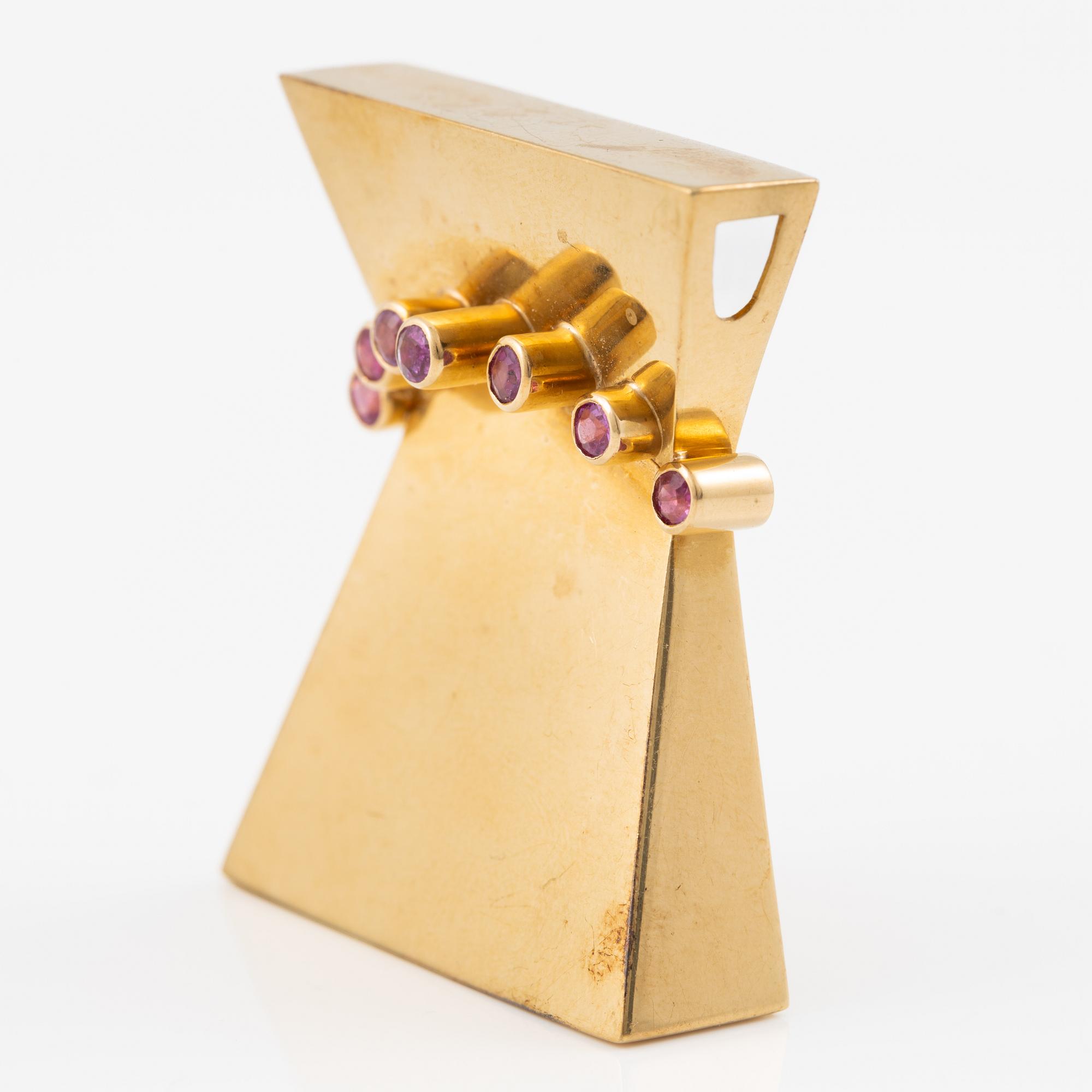 Pendant in 18K gold with pink stones, Timo Nupponen, Helsinki.