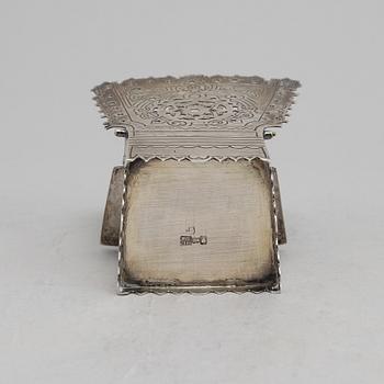 A Russian silver salt-chair, assay mark of Viktor Sawinkow, Moscow 1885.