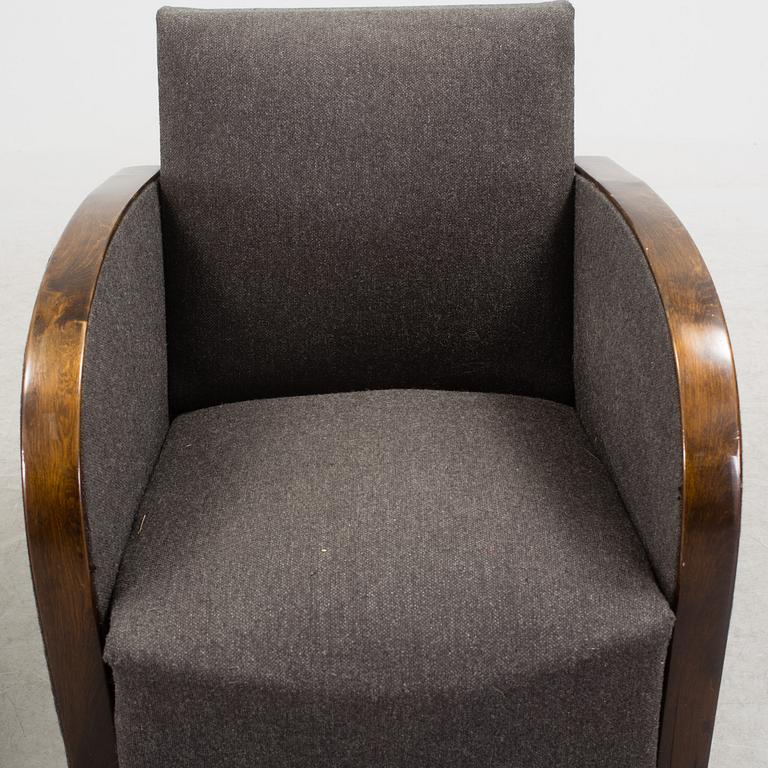 A pair of art déco easy chairs, 1930s/1940s.