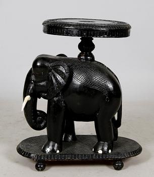 PIEDESTAL, 1900-talets mitt.