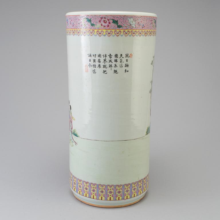 A 20th century porcelain umbrella stand.
