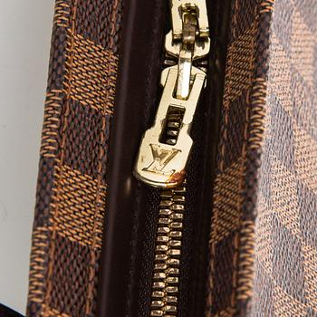 Louis Vuitton, A Damier Ebene 'Chelsea' Bag.