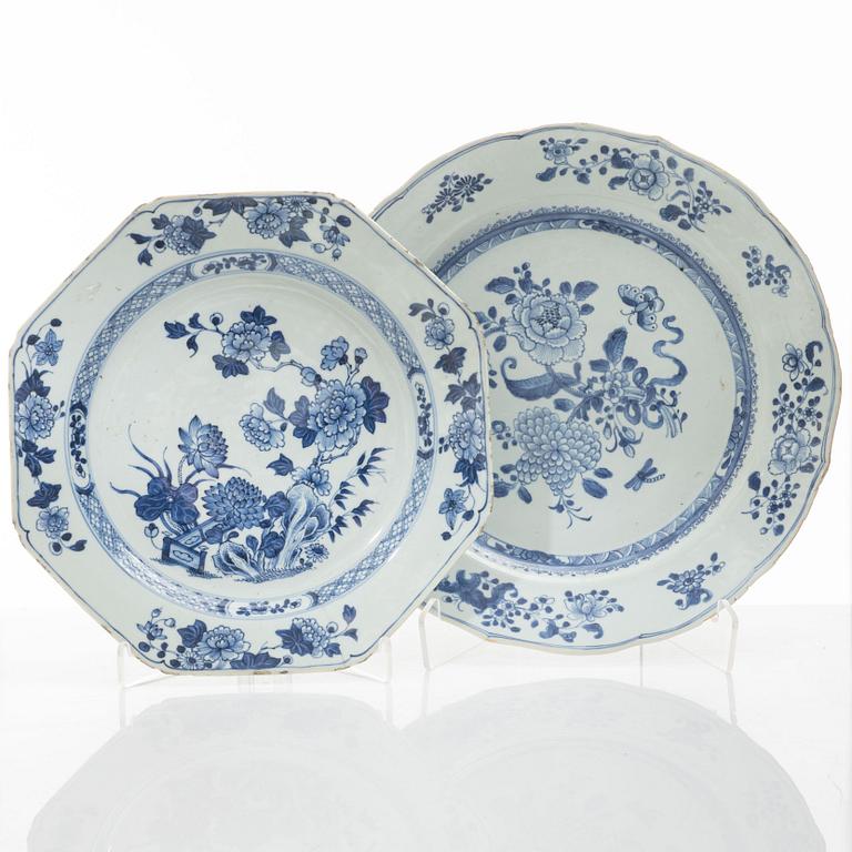 Two Chinese blue and white export porcelain dishes, Qing dynasty, Qianlong (1736-95).