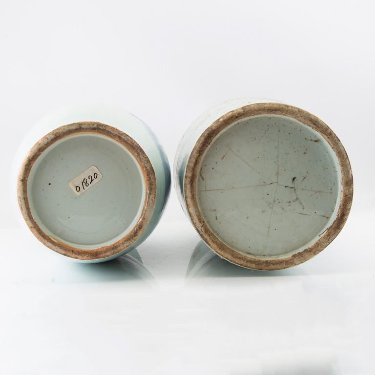 Two Chinese blue and white vases, 20th century.