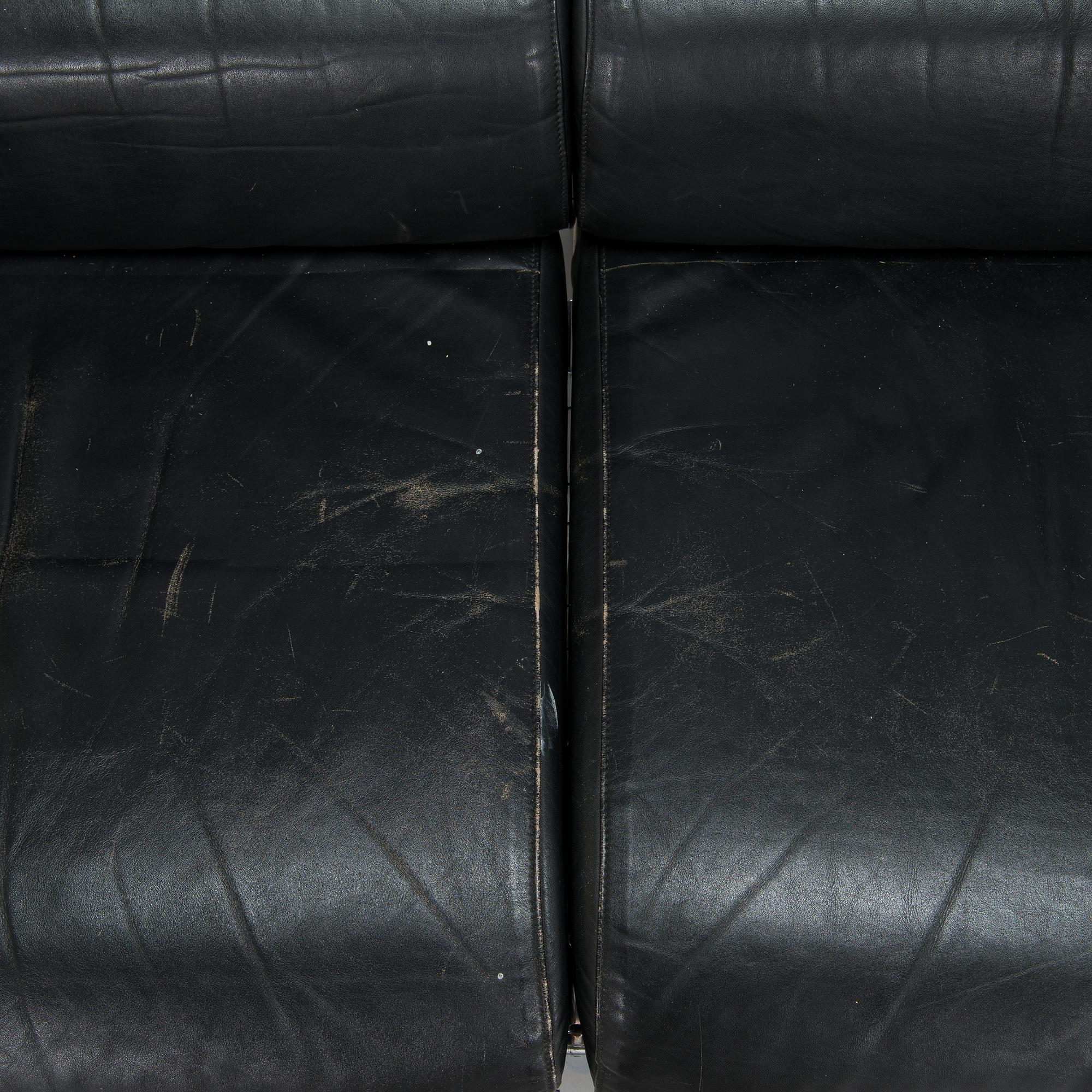 Yrjö Kukkapuro, a late 20th century 'Remmi' sofa for Avarte.