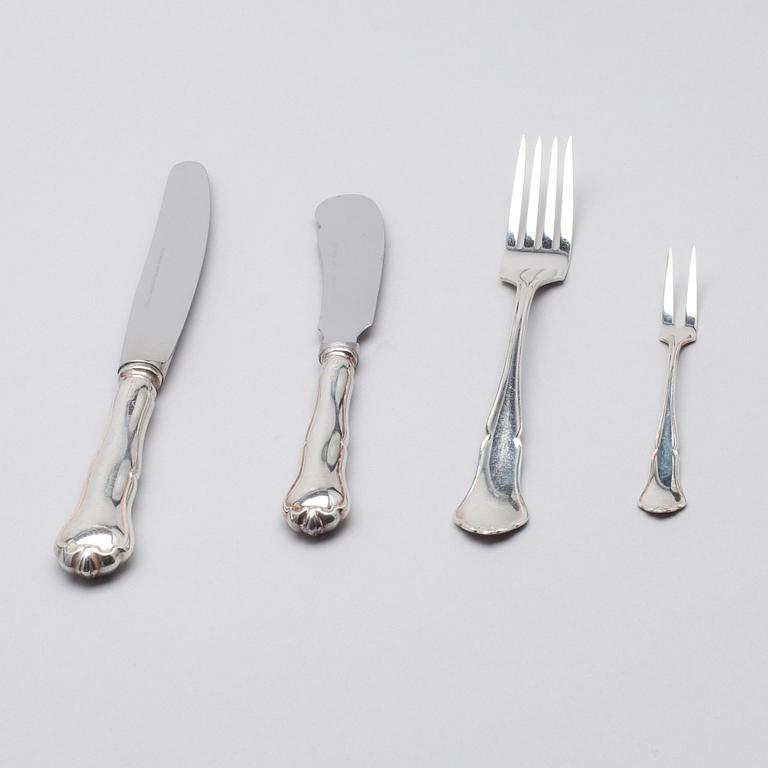 GAFFLAR och KNIVAR 10 st, KAFFESKEDAR, 12 st, SMÖRKNIV, silver, Chippendale, Kultakeskus 1981. Vikt tot. 1356 g.