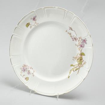 MATSERVIS, 49 delar, opakgods, "Viola", Gustavsberg, tillverkad 1895-1930.