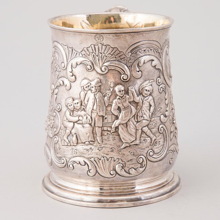 A ENGLISH TANKARD, silver, London 1772.