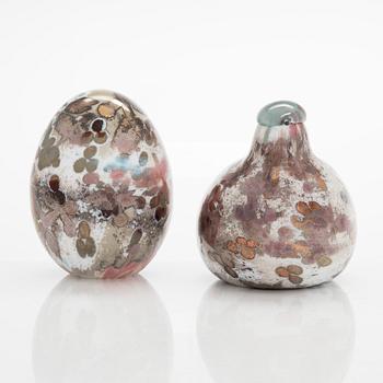 Oiva Toikka, A glass bird 'Cucunor' and an egg, signed O. Toikka Nuutajärvi.