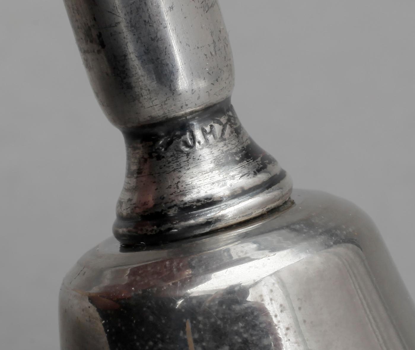 DOSA samt BORDSKLOCKA, silver, däribland Olof Peter Almén, Hedemora, 1808 (verksam 1787-1806),