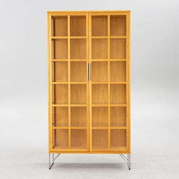 Nissen & Gehl, vitrinskåp, "AK 2780-2782", Naver Collection.