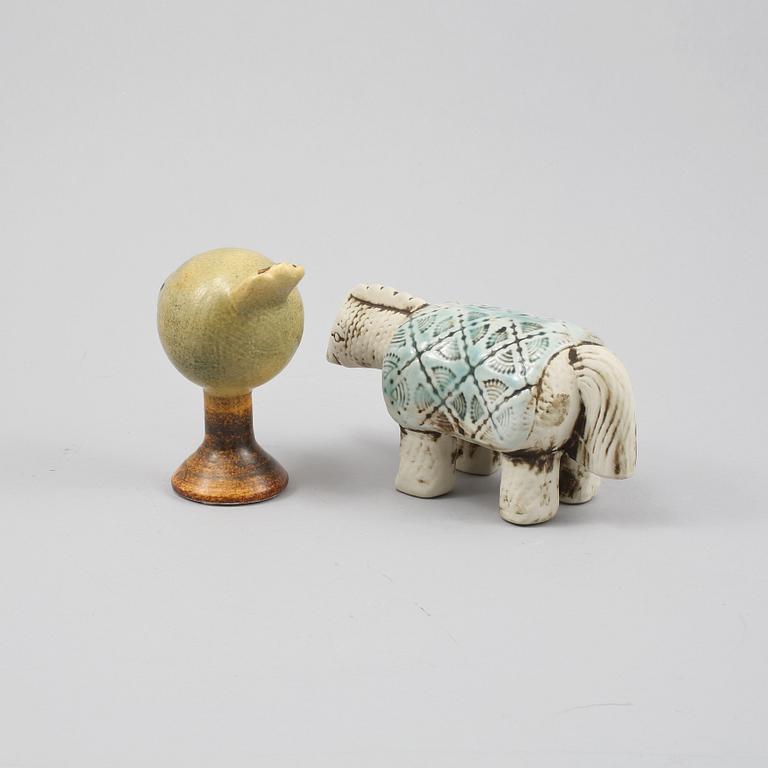 FIGURINER, 2 st, stengods, Lisa Larson, Gustavsberg, 1900-talets andra hälft.