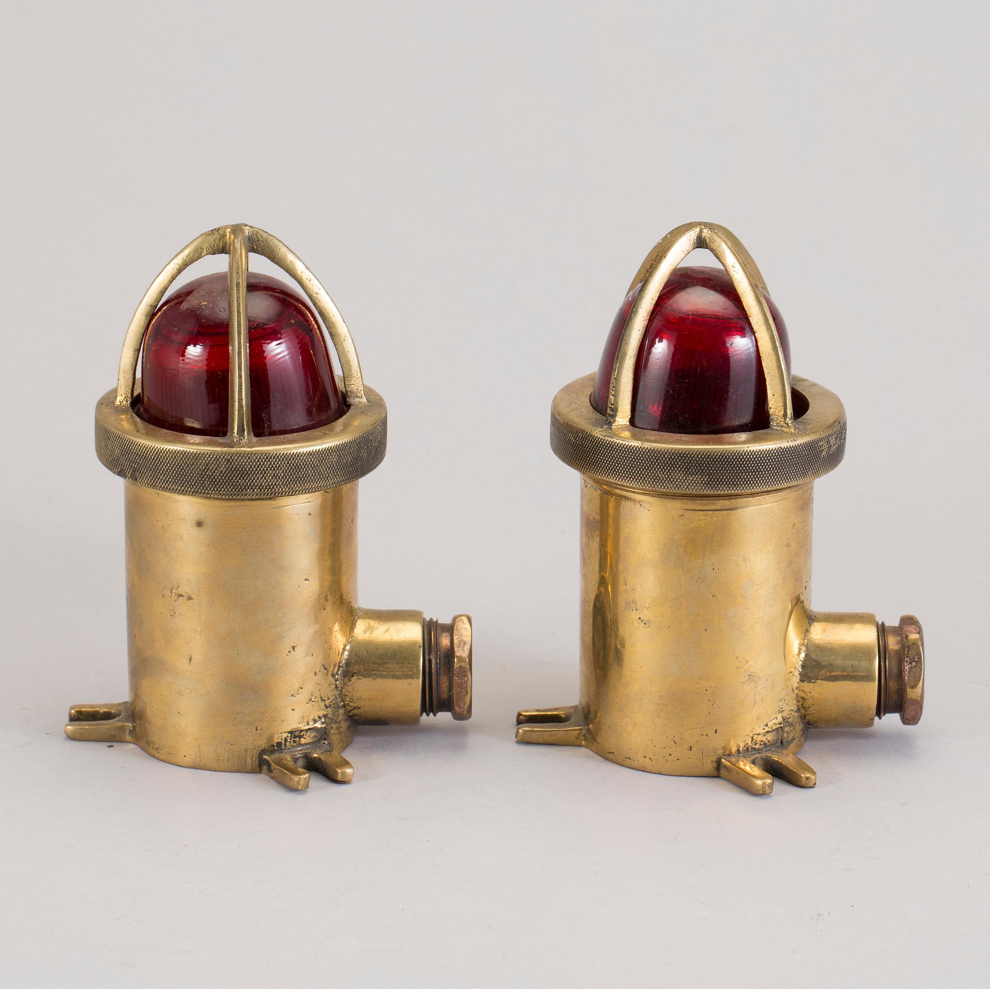 NÖDBELYSNNING, ett par, 1900-tal.