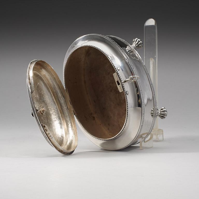 A Swedish 18th century silver sugar casket, Nils Tornberg, Linköping 1793.